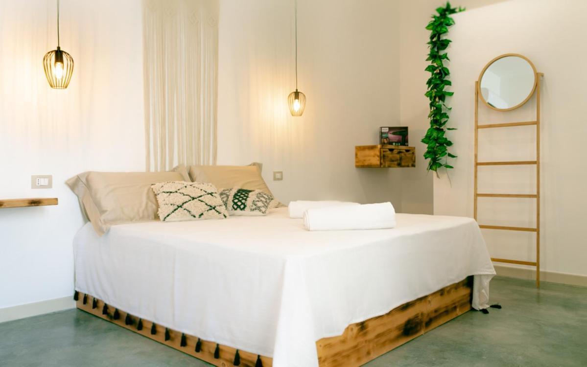 Isola Dei Poeti Bed & Breakfast Марцамеми Екстериор снимка